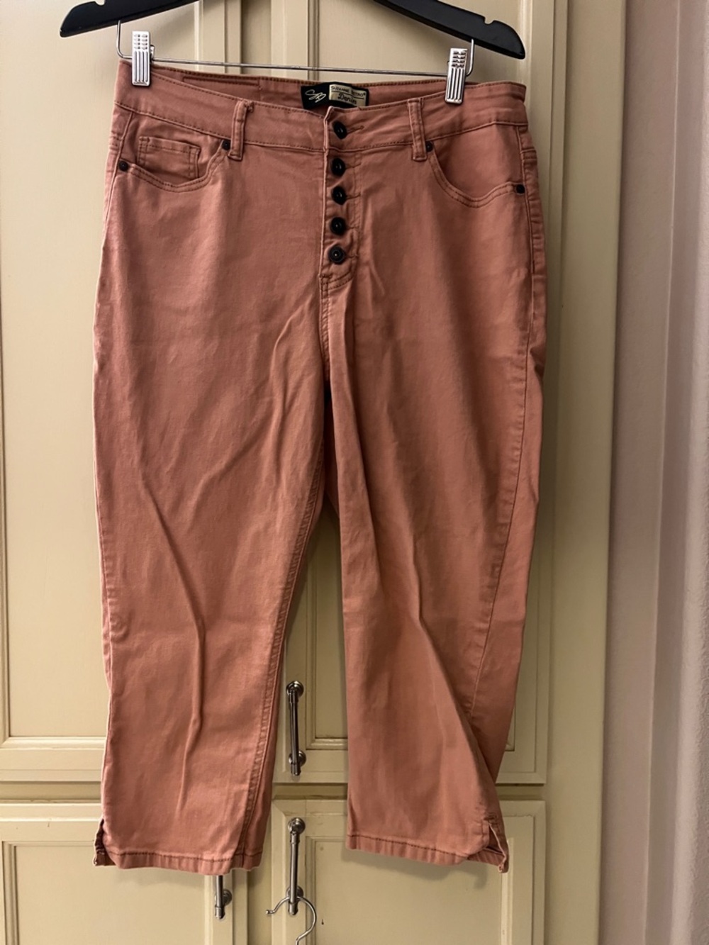Suzanne Betro Dusty Rose Cropped Button-Fly Jeans